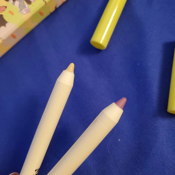 [SOLD] Colourpop "Life in the Woods" eyeliner - Picture 2 of 2